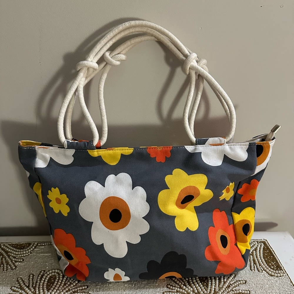“Farmhouse Is My Style” brand tote.